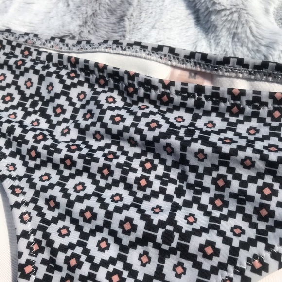 Urban outfitters patterned bikini - Picture 4 of 4